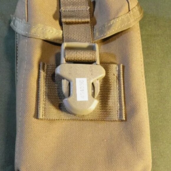 TAN MOLLE GENERAL ACCESSORY SOFT INSULATED POUCH FOR RADIOS ELECTRONICS LD 3532